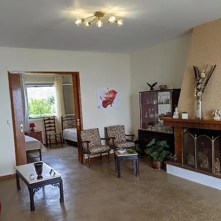 Armonia Beach House Apartment Eratini